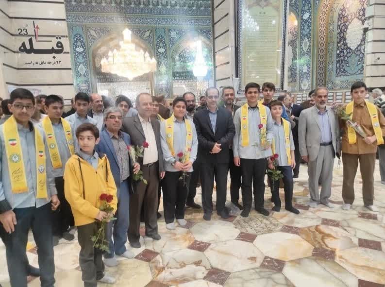 ادای احترام معلمان و دانشآموزان قم به شهید آیتالله مطهری