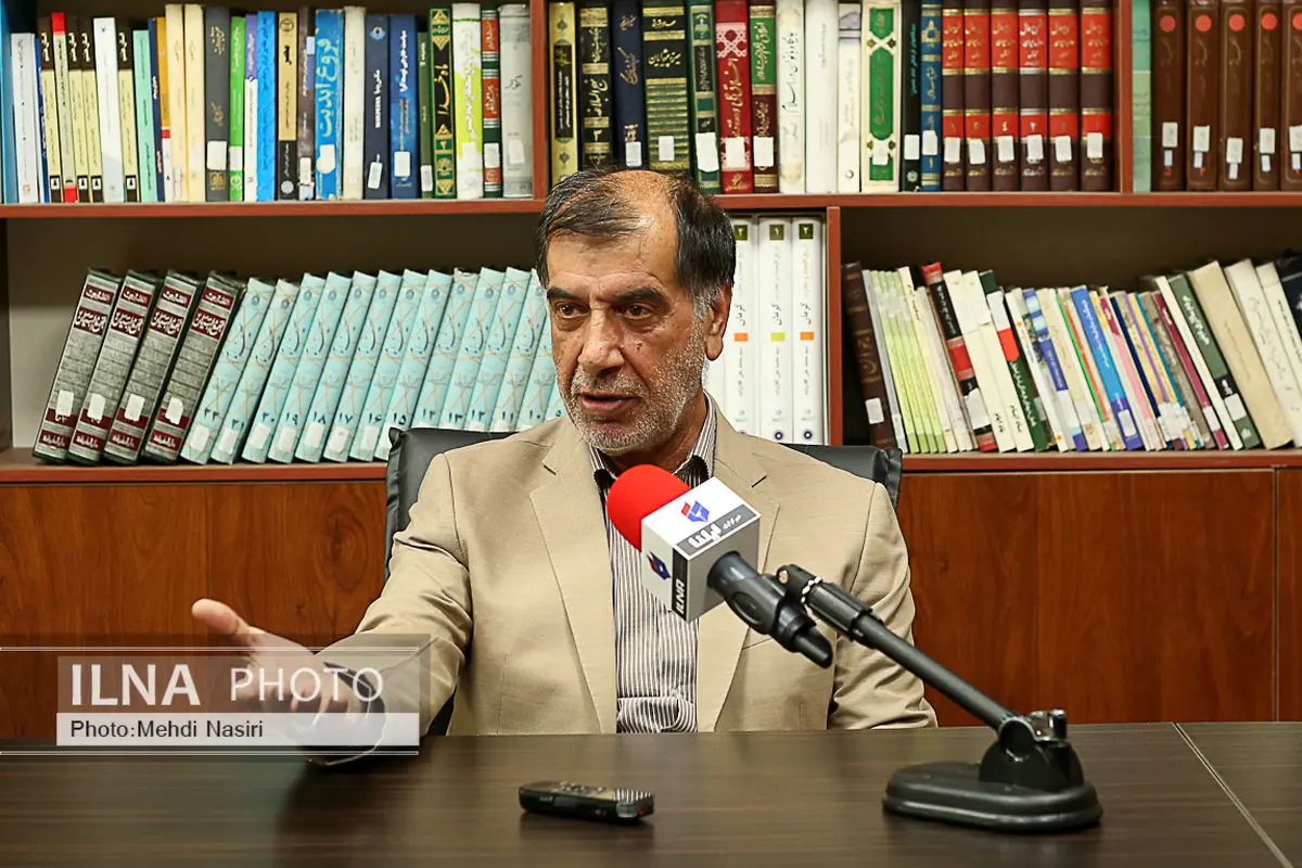 اغلب نمایندگان مجلس و دولتمردان میخواهند مشکلات را با مسائل عاطفی حل کنند