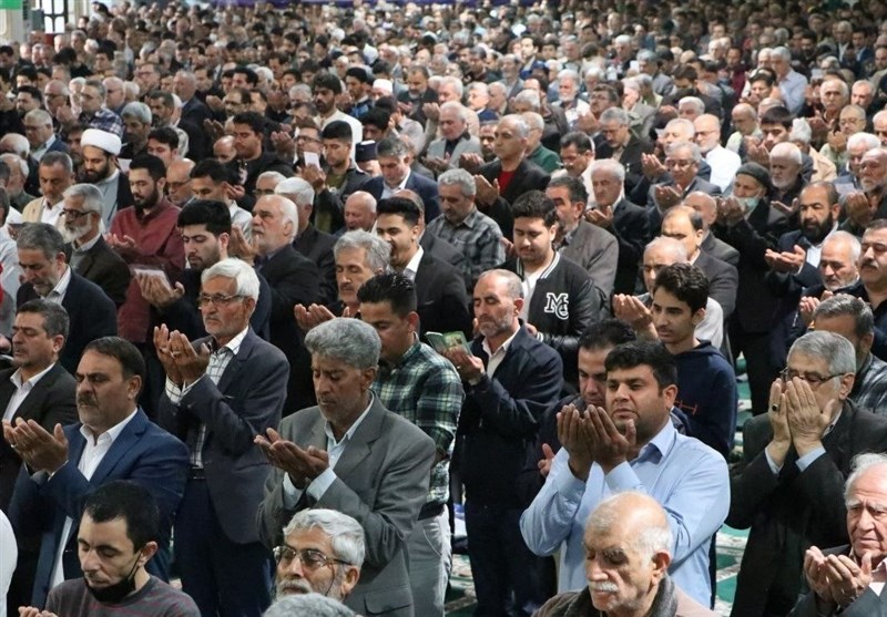 اقامه باشکوه نماز عید سعید فطر در گلستان + تصاویر