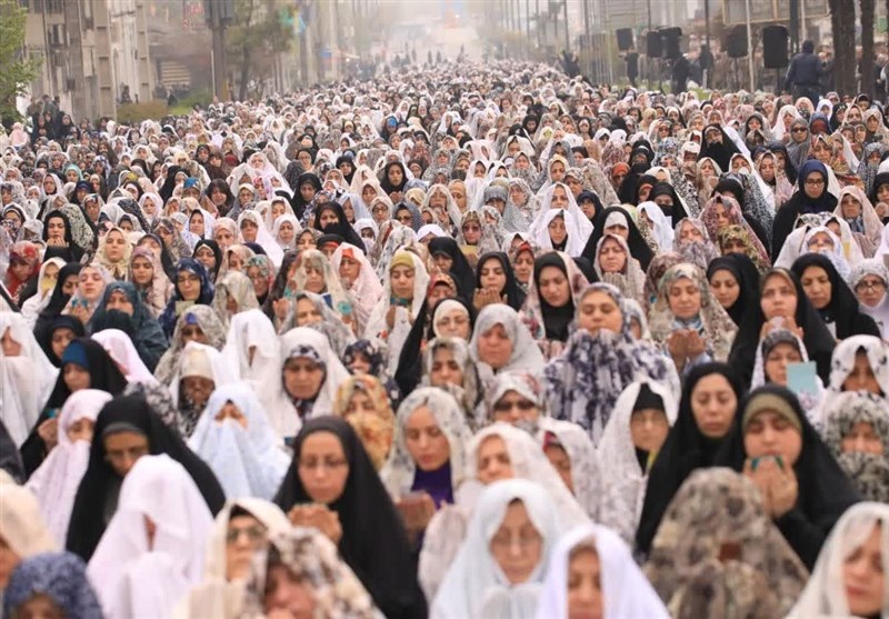 اقامه باشکوهترین نماز عید سعید فطر در سراسر گیلان + تصاویر