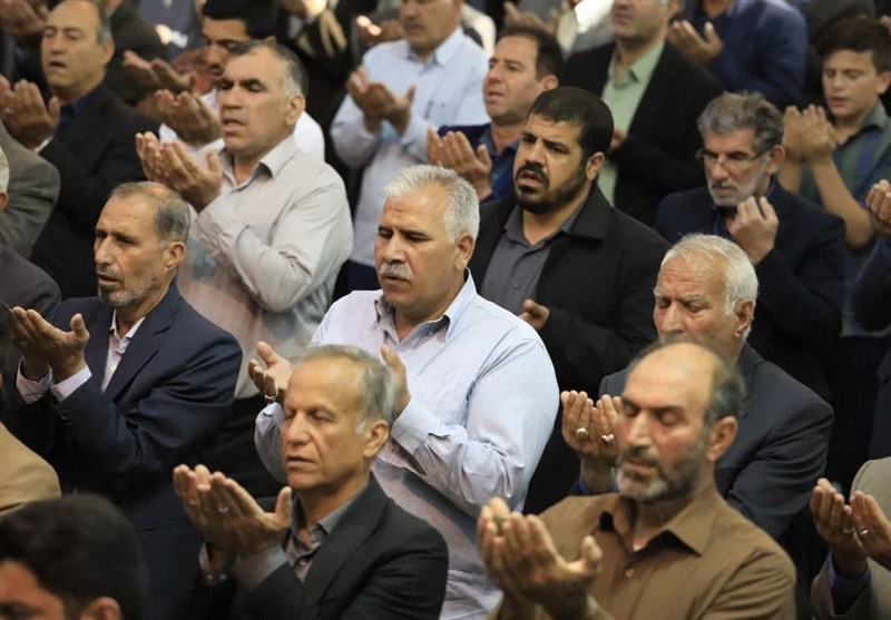 _اقامه_ _نماز_ _پرشکوه_ _عید_ _فطر_ _ایلام_ _در_ _زیر_ _بارش_ _باران_ + _فیلم_