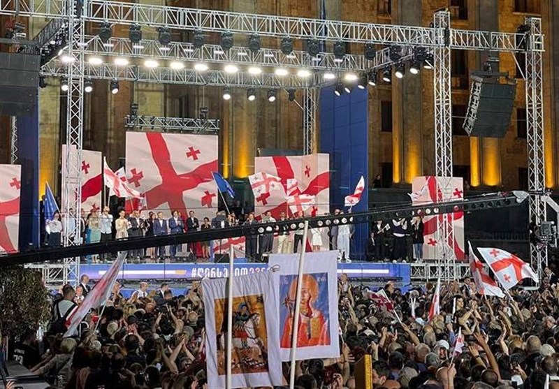 تجمع حامیان و مخالفان قانون "ماموران خارجی" در تفلیس