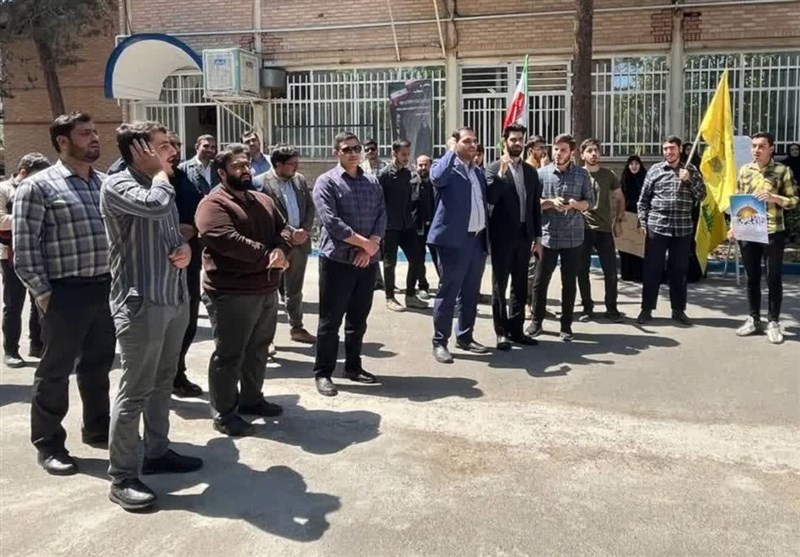 تجمع دانشجویان قزوینی در حمایت از دانشجویان آمریکایی