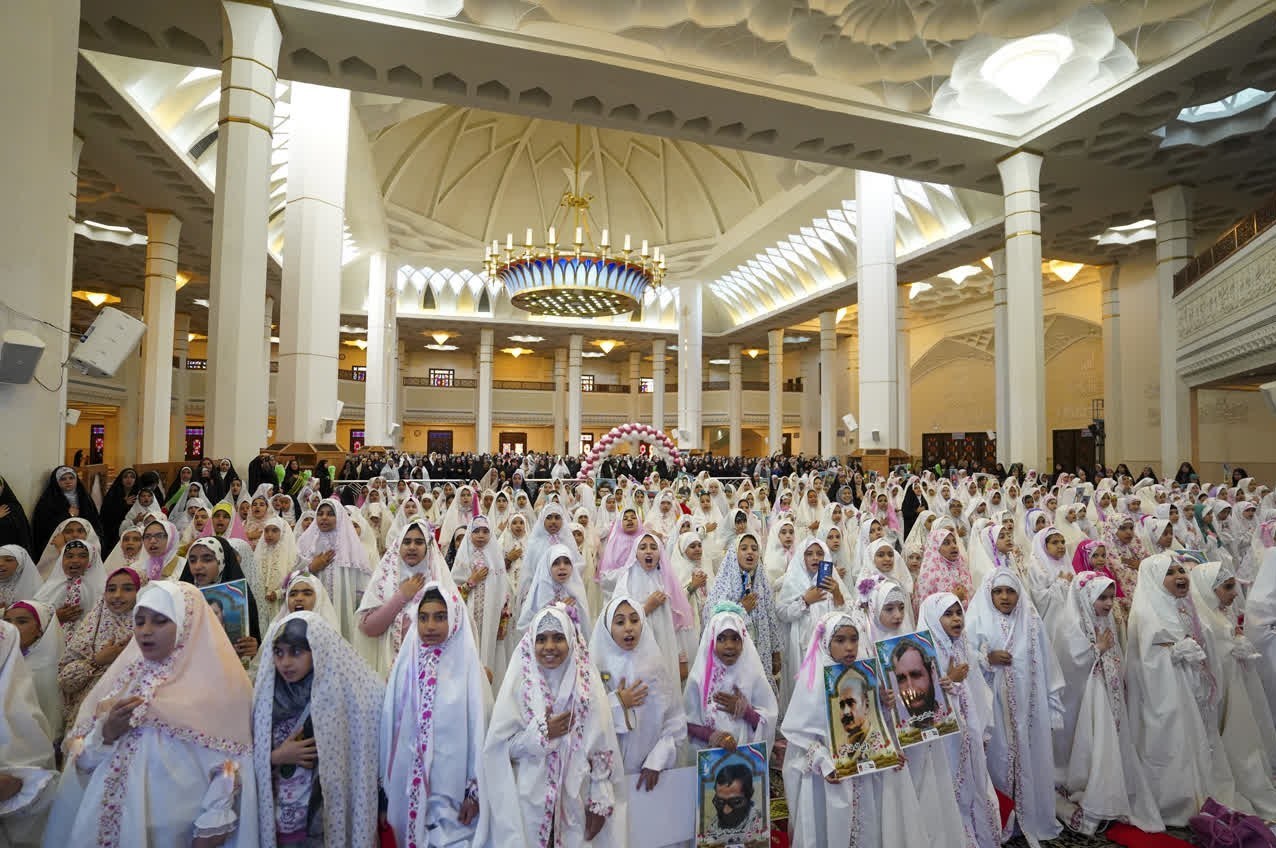 جشن بزرگ دختران روزهاولی در حرم مطهر حضرت شاهچراغ (ع)