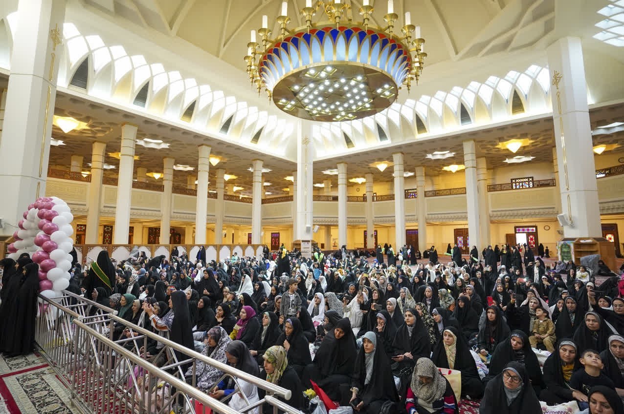 جشن بزرگ دختران روزهاولی در حرم مطهر حضرت شاهچراغ (ع)