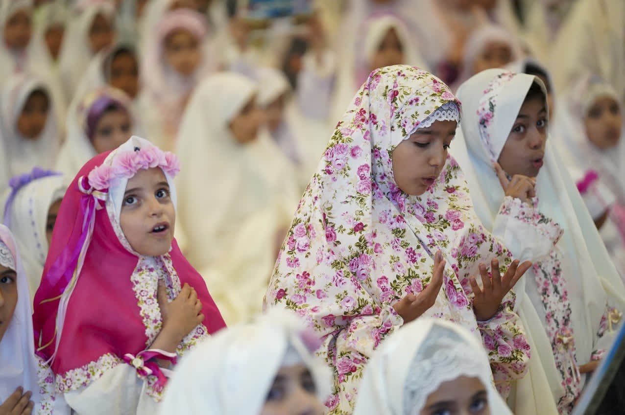 جشن بزرگ دختران روزهاولی در حرم مطهر حضرت شاهچراغ (ع)