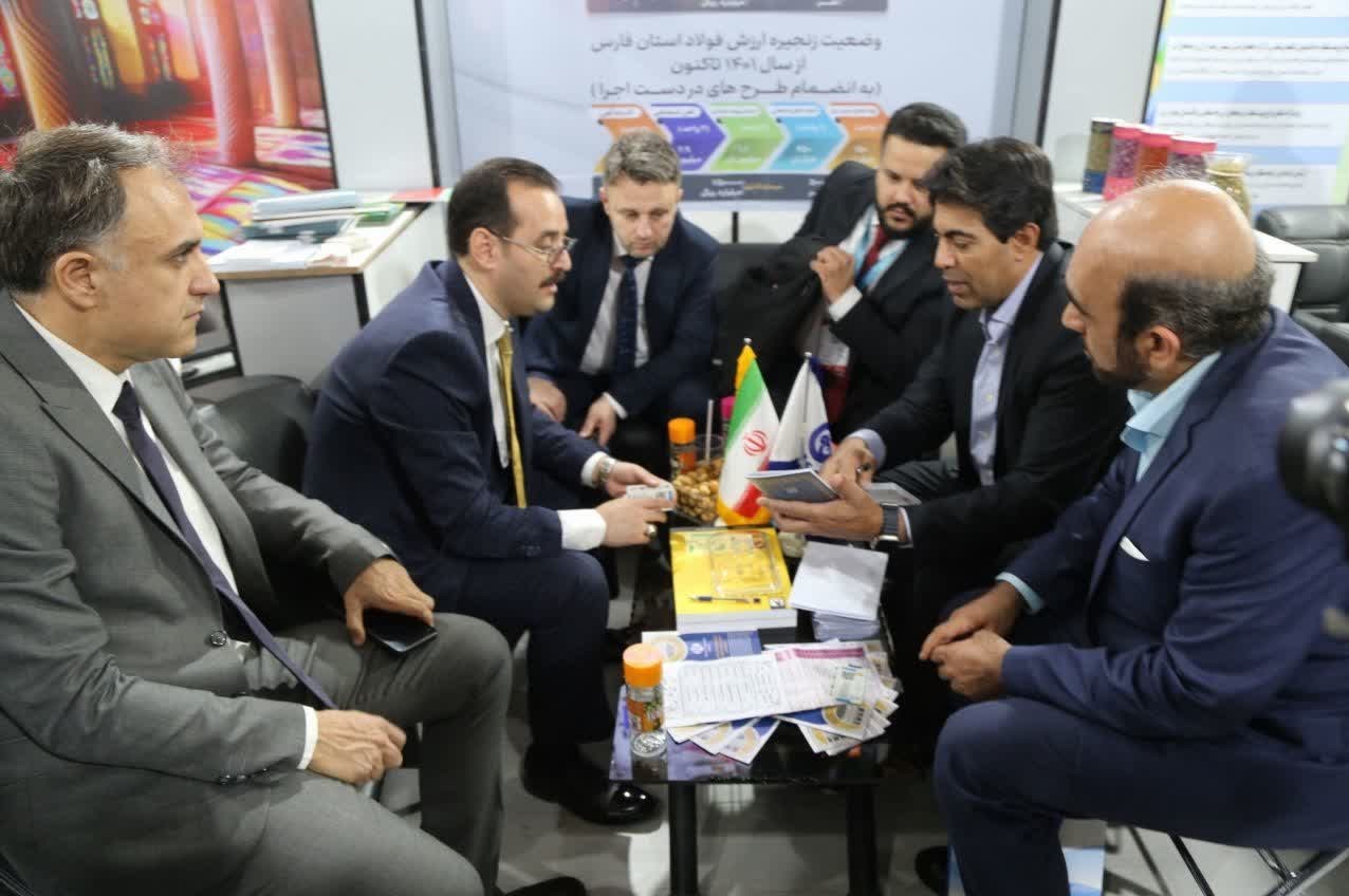 حضور سرمایهگذاران در غرفه استان فارس قابل توجه بود