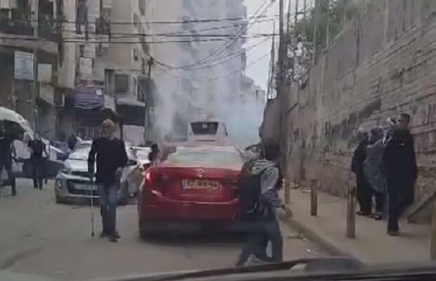 حمله صهیونیستها به دانشآموزان فلسطینی در قدس اشغالی +فیلم