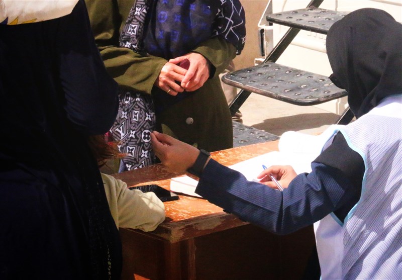 خدماترسانی یک گروه جهادی به روستای کمبرخوردار بوشهر