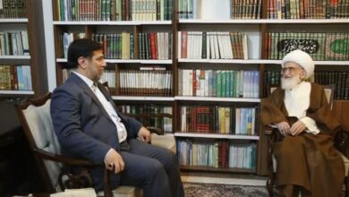 خدمت به مردم و حل مشکلات آنها از مقدسترین کارهاست