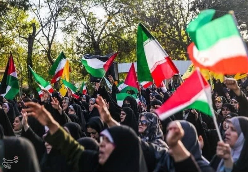 راهپیمایی مردم قزوین در حمایت از عملیات وعده صادق