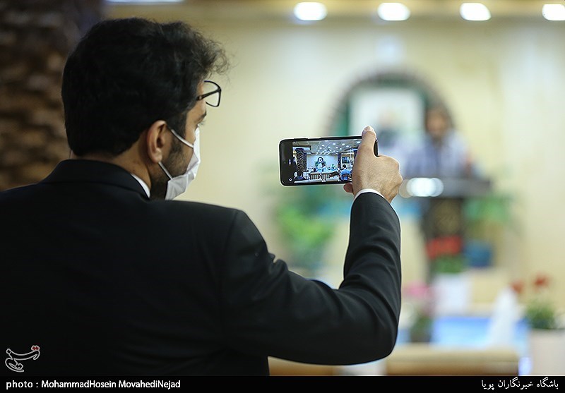 روایت خبرنگار تسنیم از "عصر شعر رمضان" در زنجان + فیلم