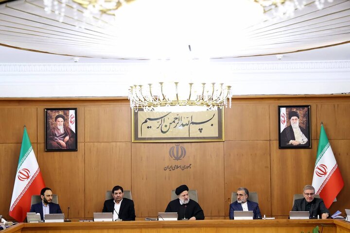 رییسی: همه بخشهای حاکمیتی ملزم به اجرای قانون عفاف و حجاب هستند