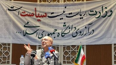 زلفی گل: دانشگاه هیچ کسی را بیخود اخراج نمیکند