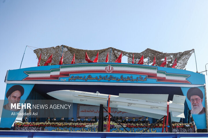 سامانههای راداری،موشکی و جنگال نیروی پدافند هوایی به نمایش درآمد