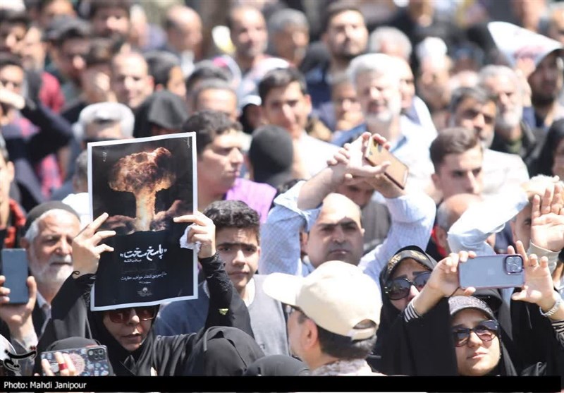 سنگتمام اصفهانیها در تشییع سردار مقاومت + فیلم و تصاویر