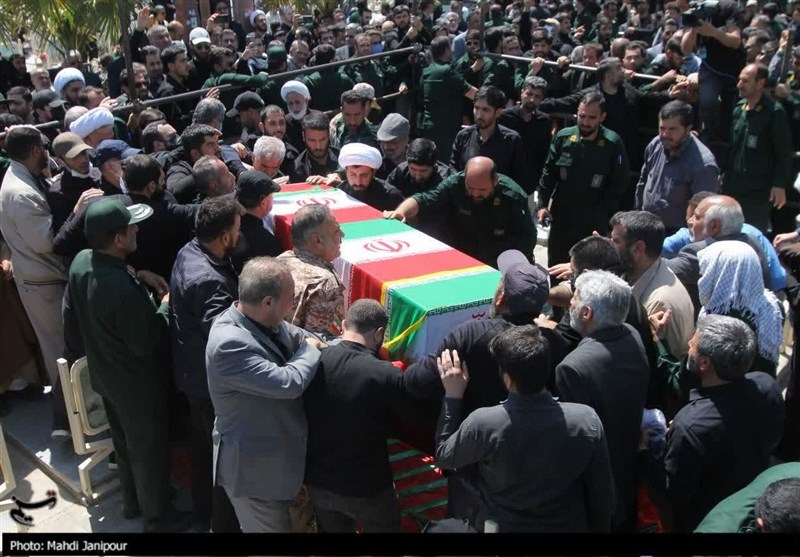 سنگتمام اصفهانیها در تشییع سردار مقاومت + فیلم و تصاویر