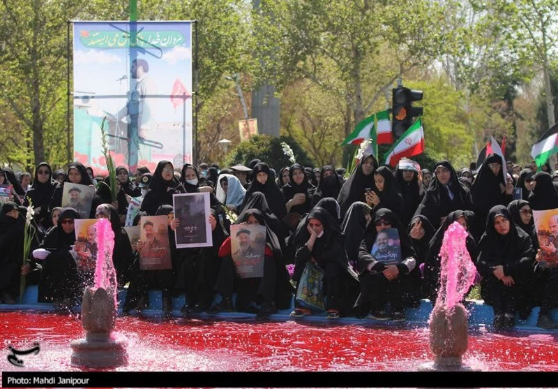 سنگتمام اصفهانیها در تشییع سردار مقاومت + فیلم و تصاویر