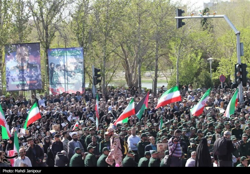 سنگتمام اصفهانیها در تشییع سردار مقاومت + فیلم و تصاویر