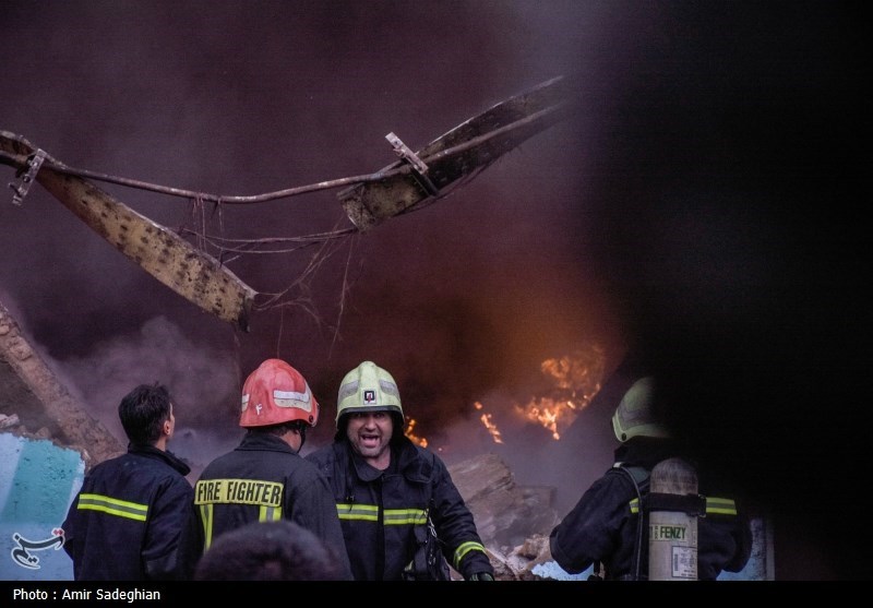 مهار آتشسوزی انبار در شهر ری/ از سرایت آتش جلوگیری شد