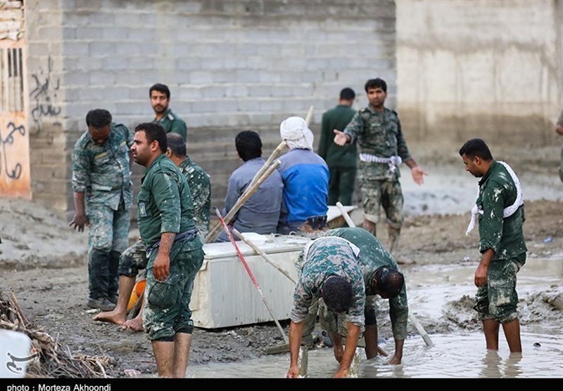 میدانداری سپاه/ از آزادسازی گروگان تا خدمت به سیلزدگان