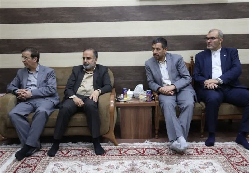 نشست هماهنگی برنامههای دهه کرامت با حضور مسئولان ملی در قم