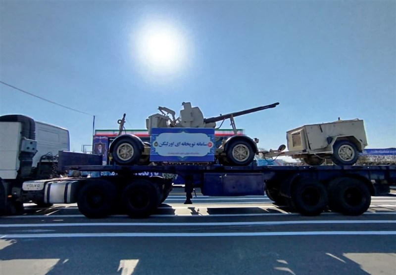 نمایش اقتدار و توان رزمی دفاعی ارتش در بوشهر+ تصویر