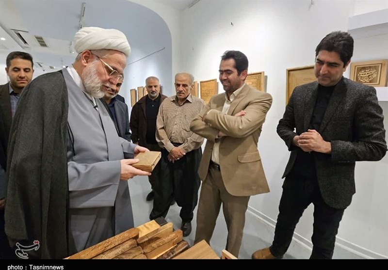 نماینده ولیفقیه در کردستان پای درددل استاد معرق نشست+تصاویر