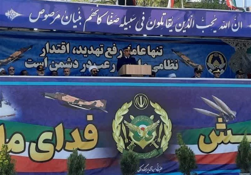 نیروهای مسلح تا آخرین نفسهای خود از انقلاب دفاع میکنند