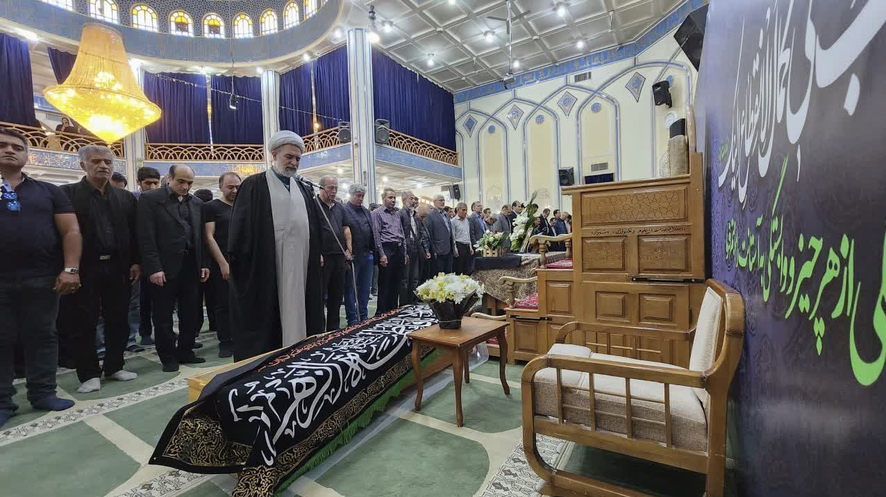 وداع با پیکر زندهیاد پروفسور هاشم شرقی در شیراز