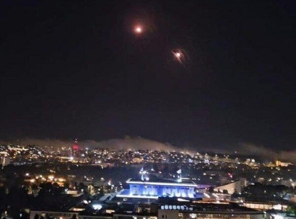 پایگاهی که صهیونیستها از آن کنسولگری ایران را زدند هدف قرار گرفت