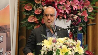 پیروز در جنگ اقتصادی با ادامه راه شهدا رقم میخورد