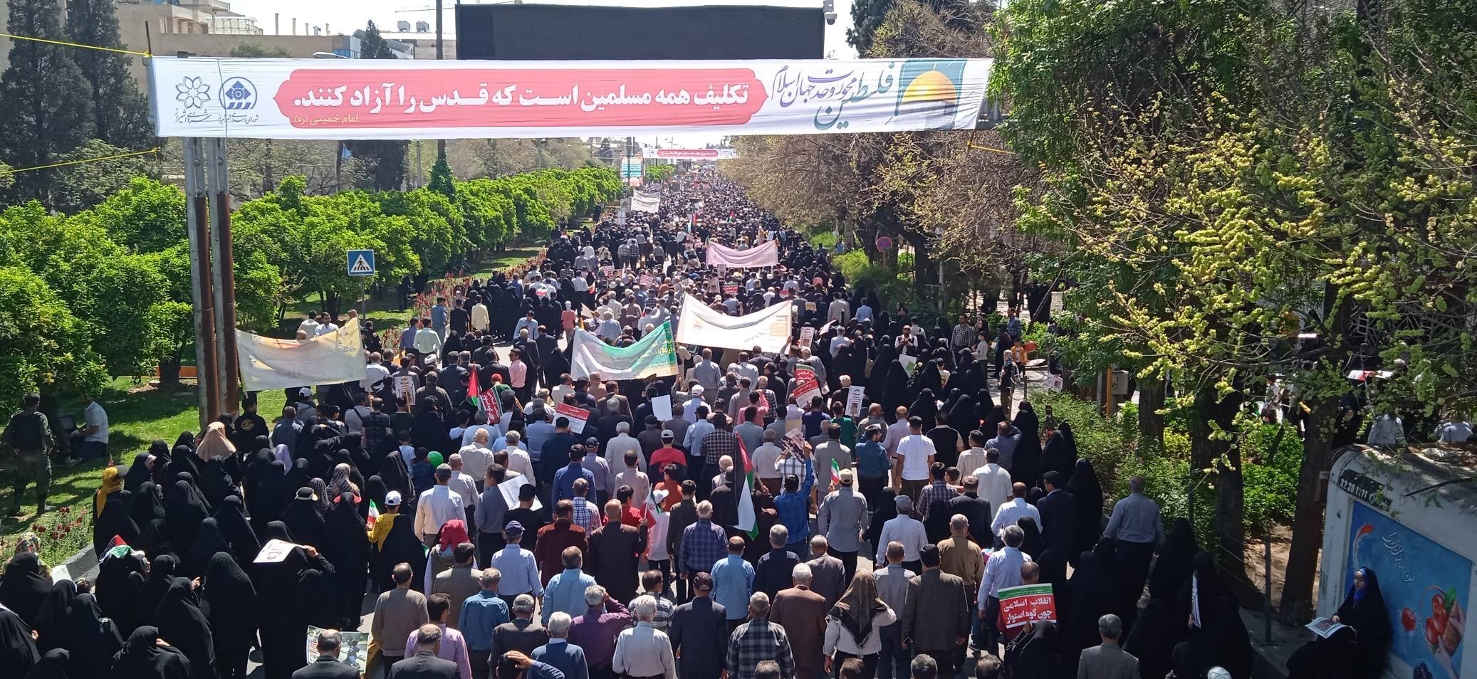 پیمان دوباره مردم شیراز با آرمانهای امام و شهداء + تصاویر