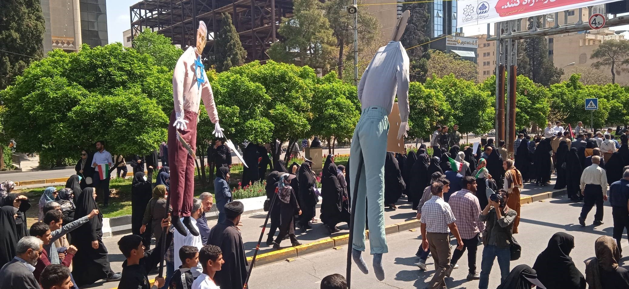 پیمان دوباره مردم شیراز با آرمانهای امام و شهداء + تصاویر