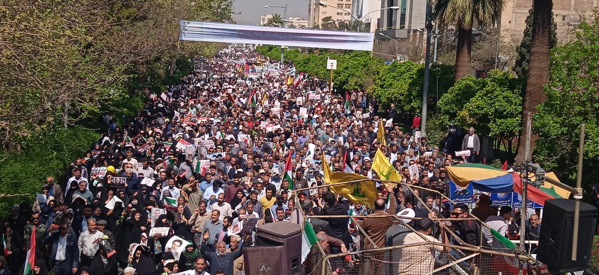 پیمان دوباره مردم شیراز با آرمانهای امام و شهداء + تصاویر