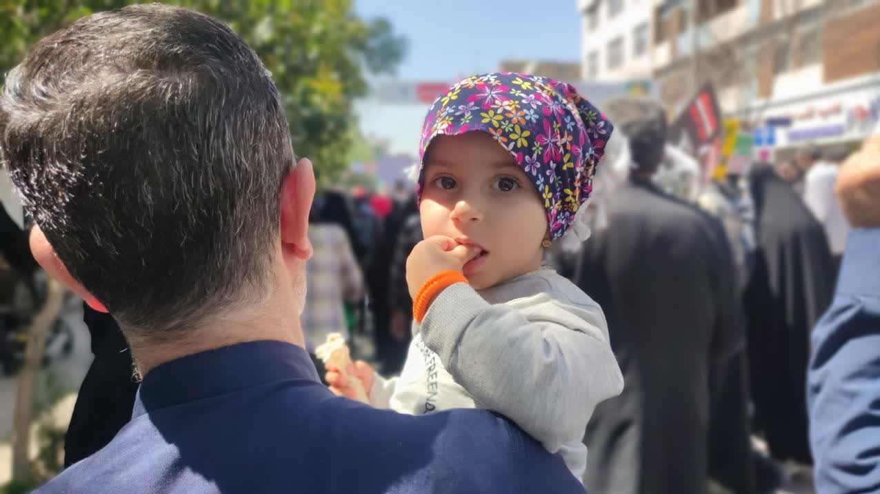 پیمان دوباره مردم شیراز با آرمانهای امام و شهداء + تصاویر