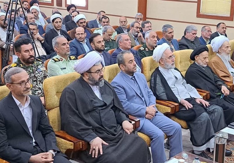 کرامت مردم هنگام مراجعه به دستگاهها باید حفظ شود