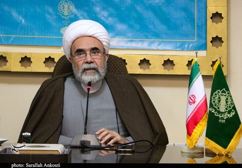 گرامیداشت ایامالله از انحراف انقلاب جلوگیری میکند