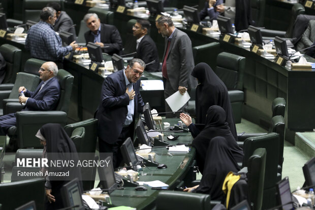 ۱۰ همت برای پرداخت فوقالعاده شغل پرستاران تخصیص یافت