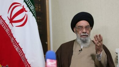 آنچه در راه خدا و اهل بیت هزینه شود، باقی میماند