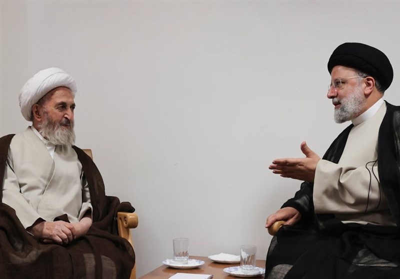 آیتالله سبحانی خواستار بهبود معیشت اقشار کمدرآمد شد