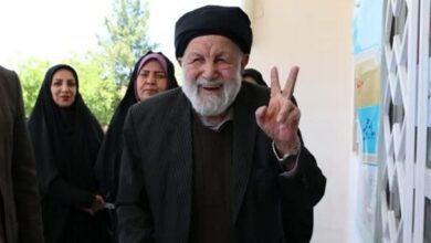 اخذ رأی پیرمرد 103ساله در خرمآباد