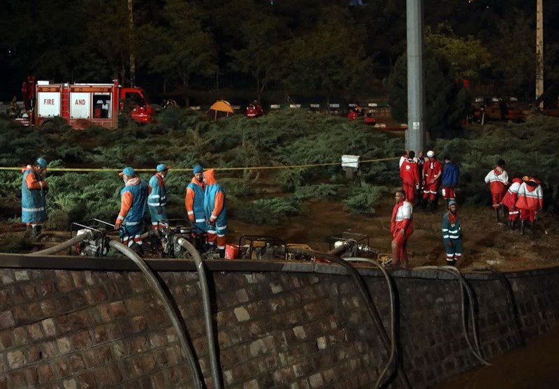 از تخلبه آب زیرگذر انقلاب تا بازگشایی مسیر + تصویر