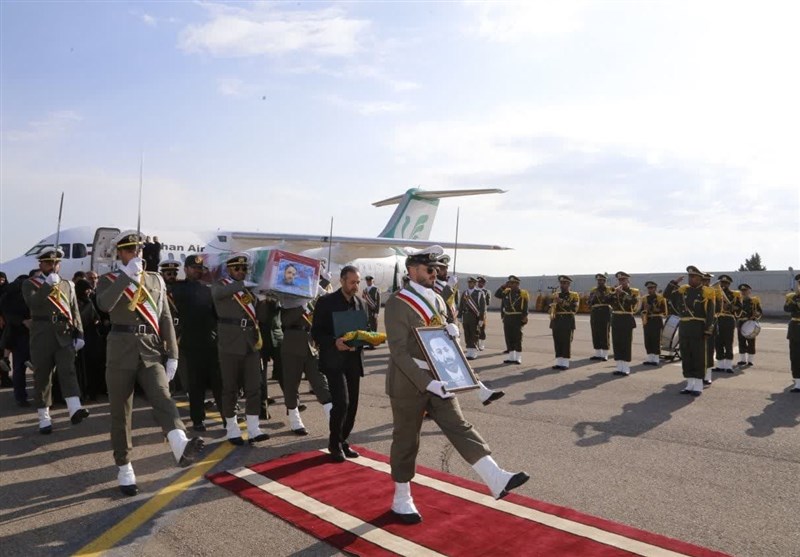 حضور انبوه جمعیت برای تشییع جوانترین استاندار شهید