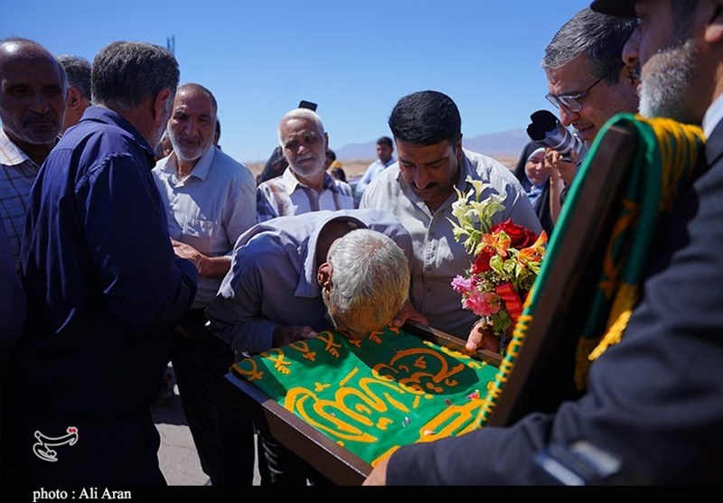 استقبال مردم فاریاب از کاروان خدام امام رضا (ع)