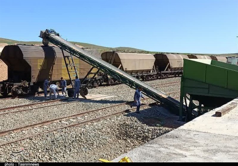 افتتاح سکوی حمل خودرو در ایستگاه راهآهن سنندج + تصاویر