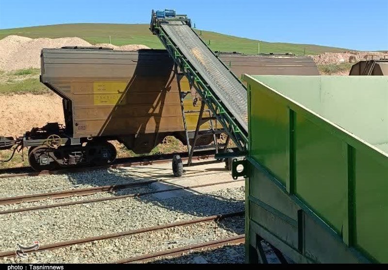 افتتاح سکوی حمل خودرو در ایستگاه راهآهن سنندج + تصاویر