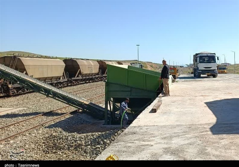 افتتاح سکوی حمل خودرو در ایستگاه راهآهن سنندج + تصاویر