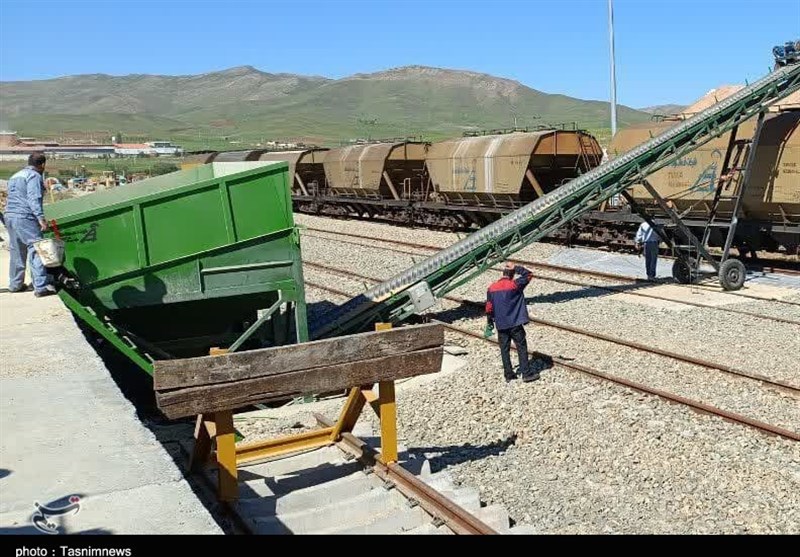 افتتاح سکوی حمل خودرو در ایستگاه راهآهن سنندج + تصاویر