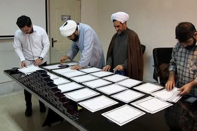 اقدام زیبای بچه مسجدیهای قم به مناسبت روز معلم